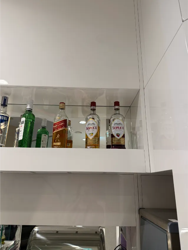 alkohol v letištním salonku v Katowicích