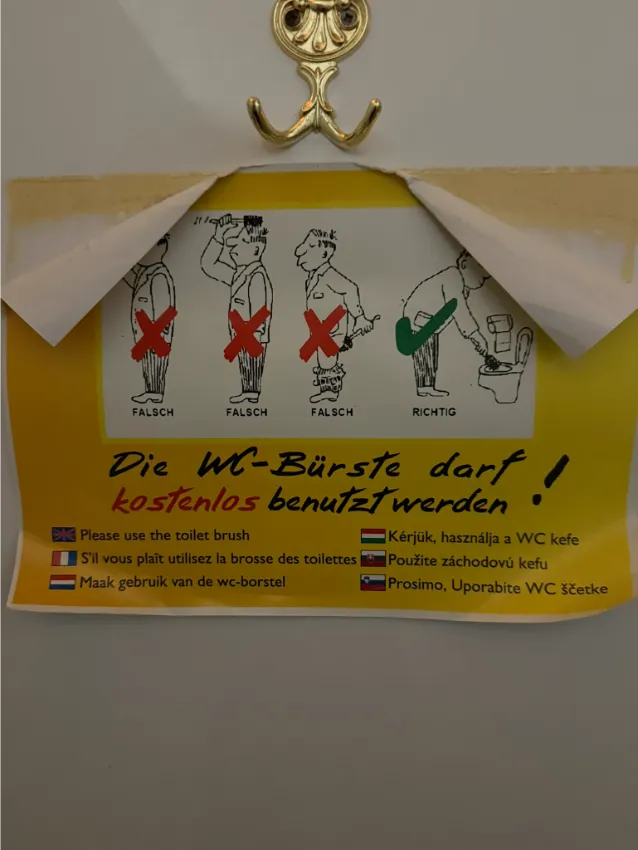 zákazová cedule v kempu