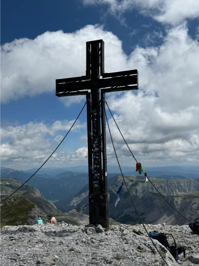 kříž na vrcholu Hochschwab v Rakousku