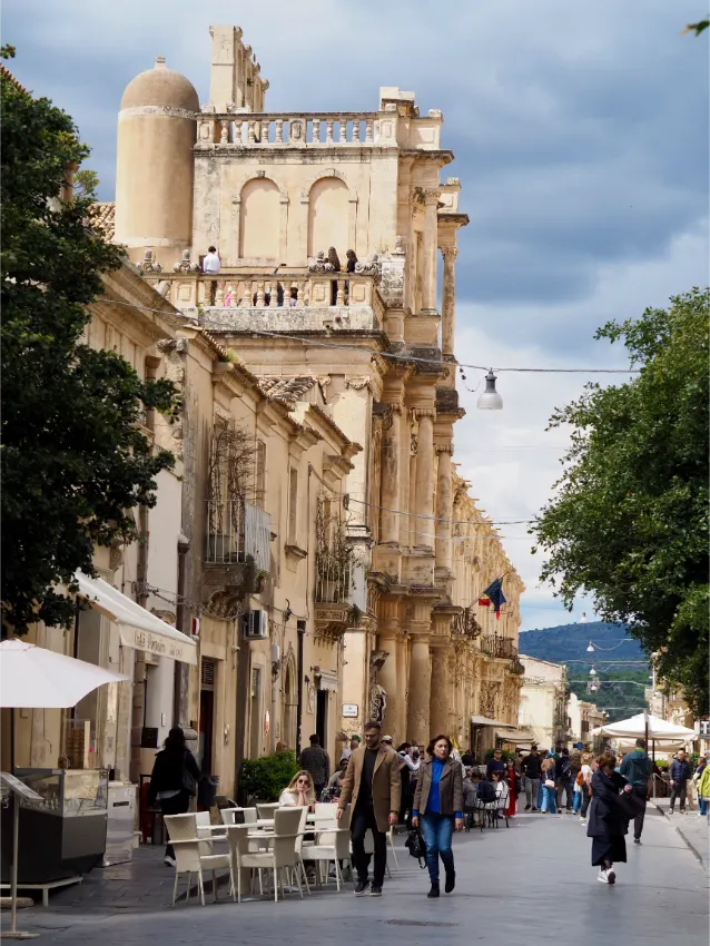 kostel v Noto s vyhlídkou