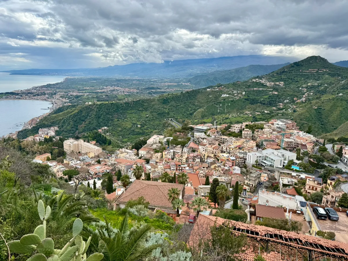 Východní Sicílie: itinerář na 3–5 dní (Etna, Taormina, Syrakusy...)