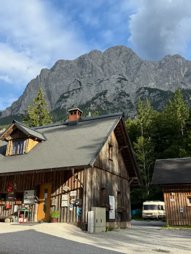 Campingplatz Forstgarten v Rakousku v národním parku Gesause