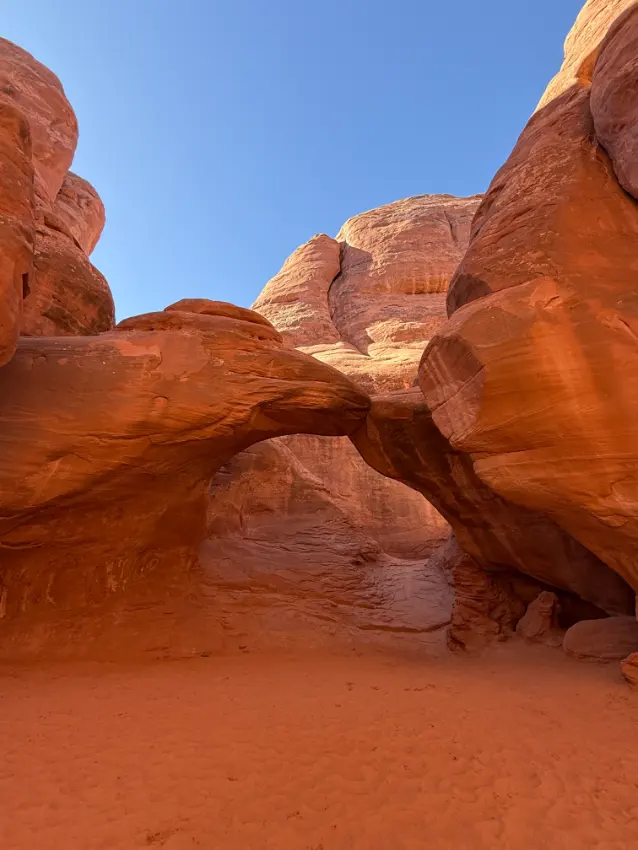 Sand Dune Arch v Arches